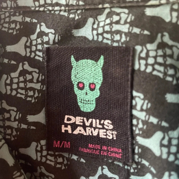 Devils Harvest Men’s Short Sleeve 100% Cotton Button Down Shirt Size Medium - Picture 3 of 9